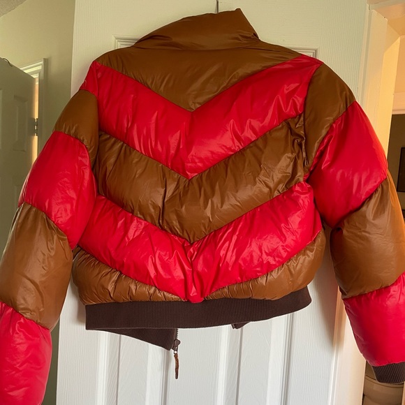 Urban outfitters bomber puffer coat. Barely worn. Zip up. - Picture 3 of 3